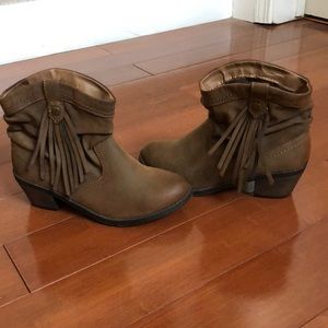 Faded Glory Brown ankle boot Size 4 kids/girls